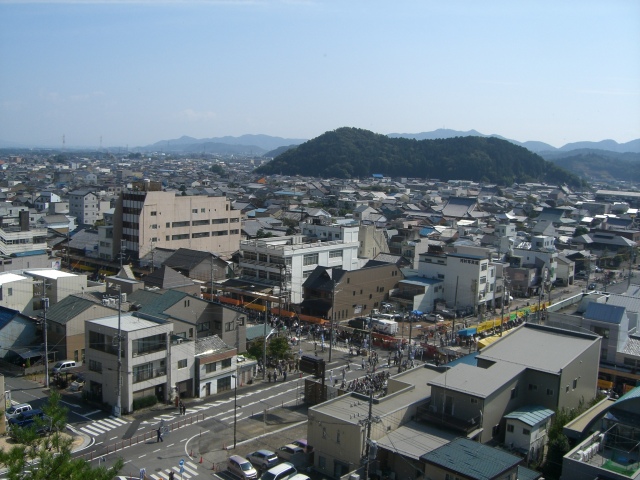 安桜山中腹から眺める関市本町通り